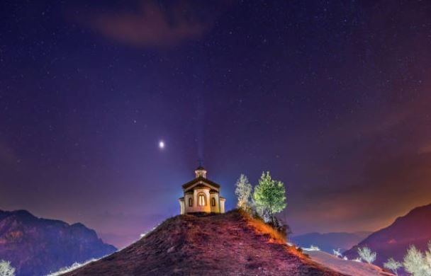How Should Christians Influence Culture According to the Bible?