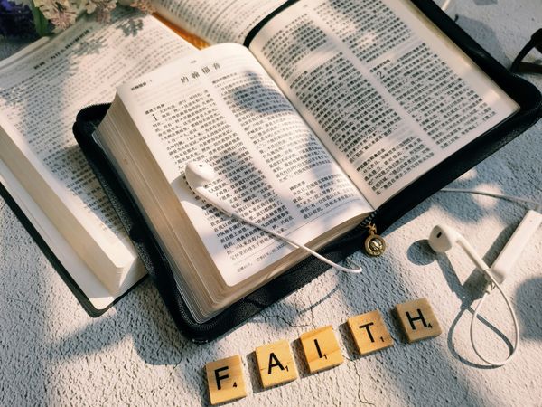 Live by faith, avoid 5 pitfalls